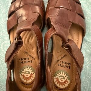 Earth Shoes Women’s Brown Leather Comfort Sandals